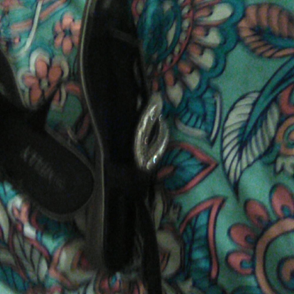Shoes - Picture 3 of 3